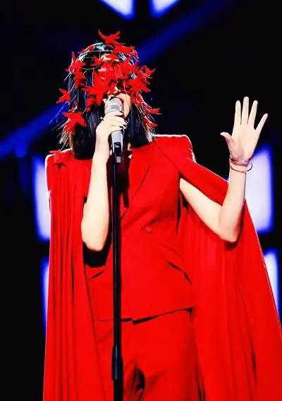 【图】《蒙面歌王》的东方不败是谁 揭秘谭维维骂尚雯婕的原因_综艺