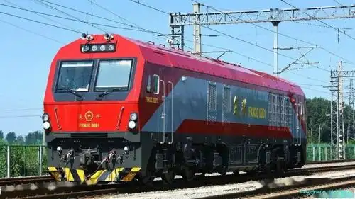 fxn3c 型机车是我国研制的新一代干线货运交流传动内燃机车,具备智能