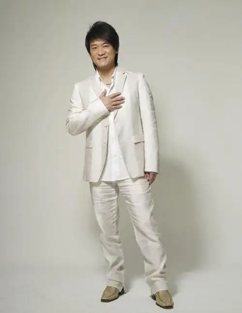 周华健个唱宣传照化身白马王子 (2)