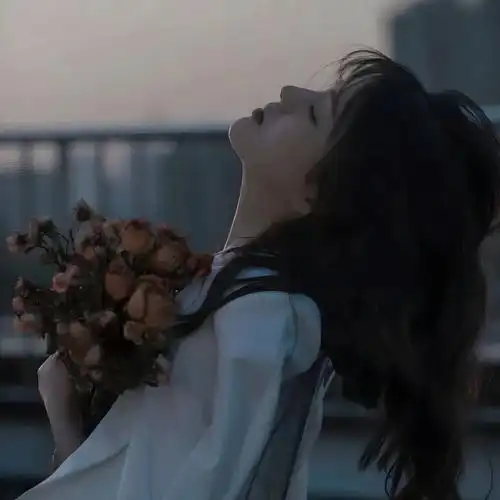 女生头像高冷系女头