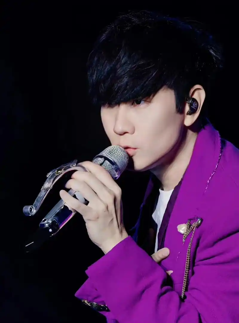 林俊杰新的壁纸来啦 帅气