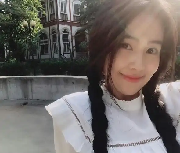 白鹿素人时期旧照##白鹿问晒黑后怎么变白