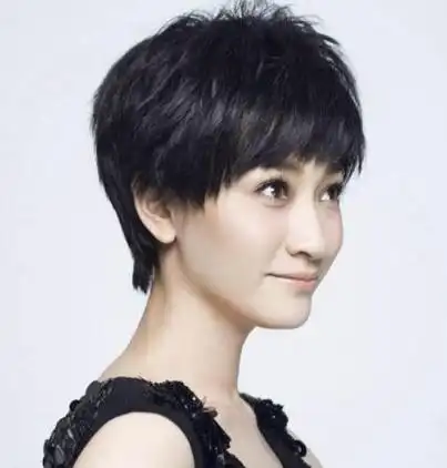 女生时尚短碎发发型图片_短发发型_西子美发网