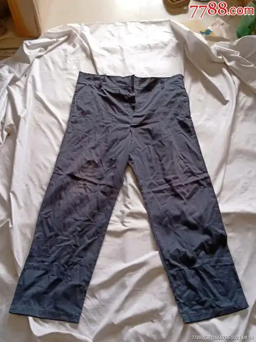 怀旧老补丁裤子