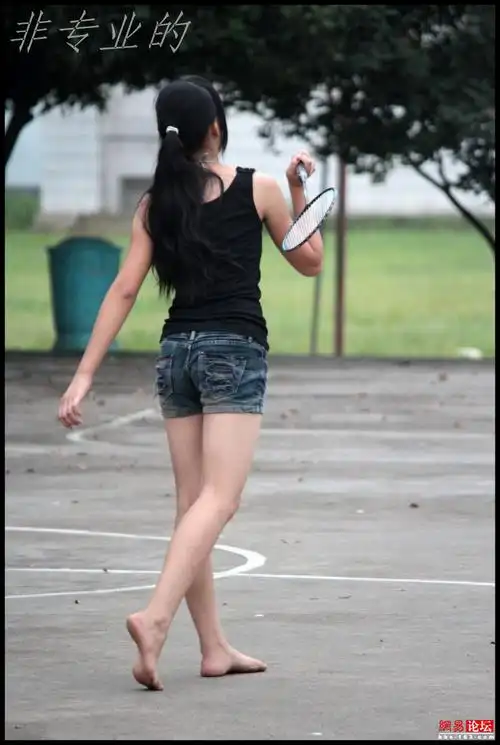 原创〗赤脚更美丽.【易拍天下】