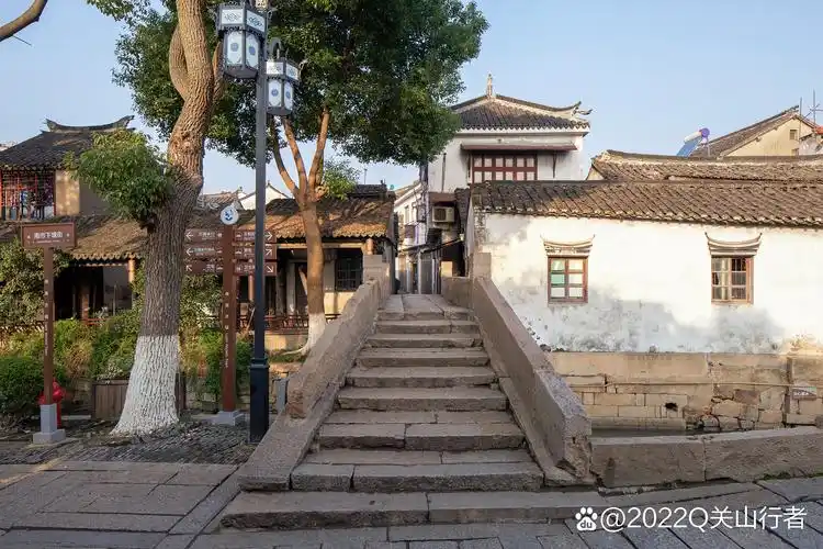 淞江仓城古镇,哦不,应该是松江仓城古镇,可是个藏满历史故事的地方呢!