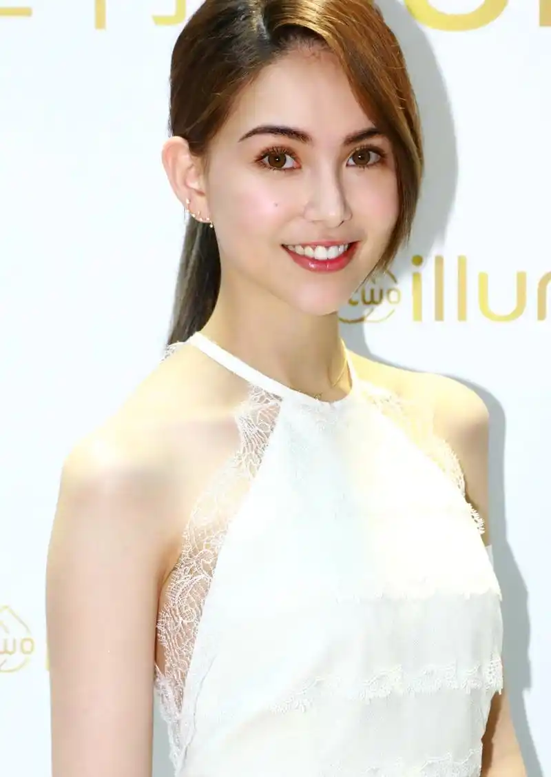 气质女神昆凌又美又飒,气场十足