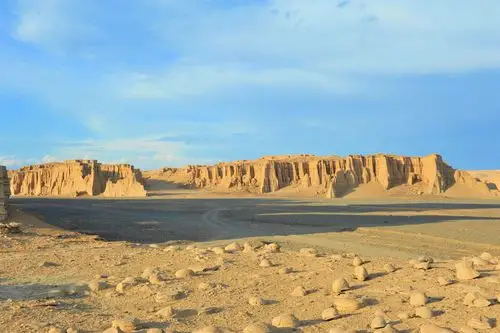 新疆无人区罗布泊(黎明:摄影作品二)