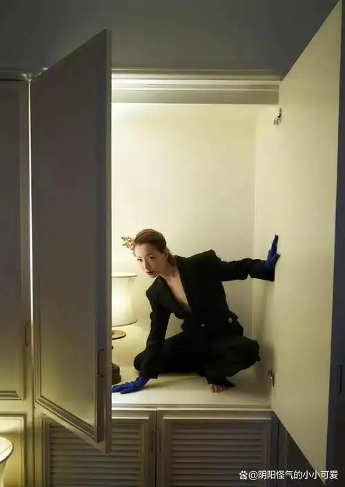 50岁冻龄天后郑秀文新造型,没有驾驭不了的look,网友