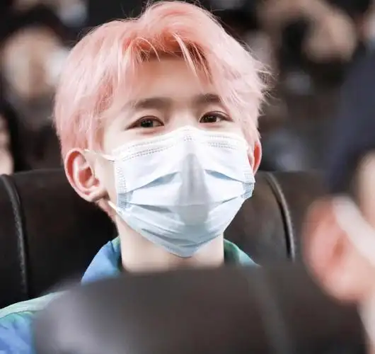 王源粉发造型太绝我觉得我又可以了入股王源你绝对不亏