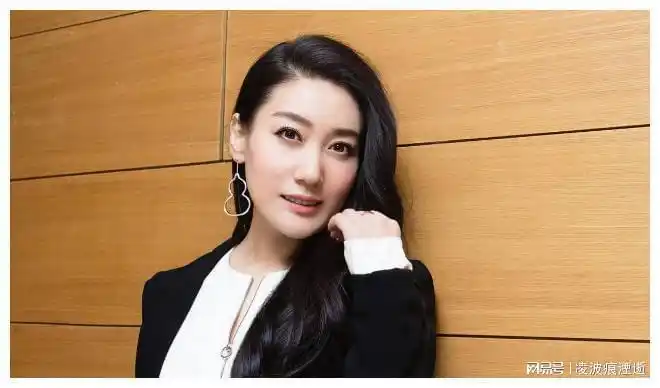 军旅歌手谭晶:嫁科学家老公,37岁高龄为爱生女,婚姻幸福无遗憾|朱军