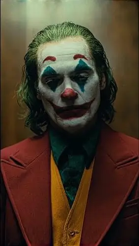 我喜欢安静,却又害怕孤独,我曾试图扎到人堆里,却发现那喧闹与我无关