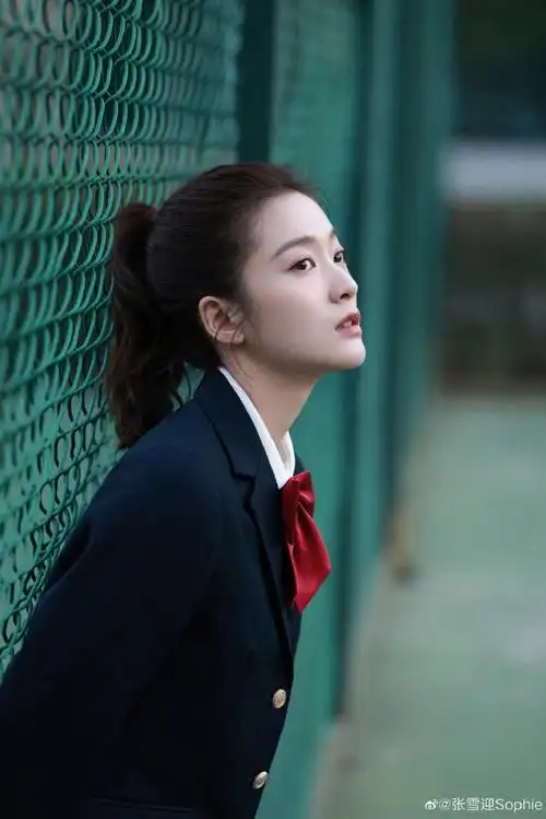 张雪迎陆完完毕业照#是超甜美超青春的校服张雪迎高马尾甩出飞训哪