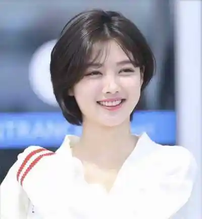 长脸女生短发发型-长脸最适合的9款短发