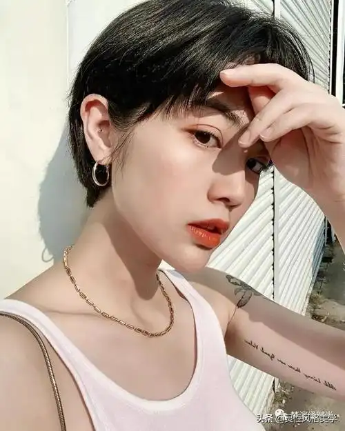 50款露耳超短发让你诠释多种不同的风格