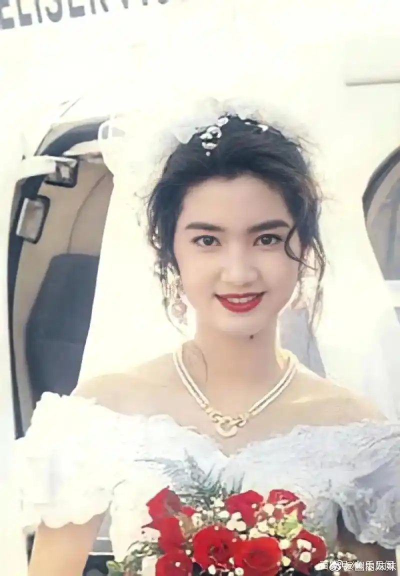 80年代女明星的婚纱照大pk,谁是最惊艳的新娘?