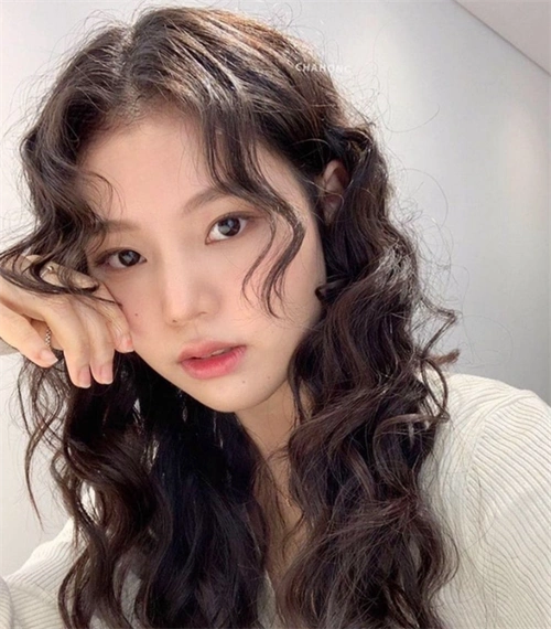 过渡期刘海怎么办 显瘦遮肉刘海推荐_刘海发型 - 美发站