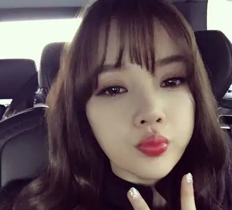 女明星嘟嘟嘴美照看看谁最可爱只有最后一位看着让人恶心