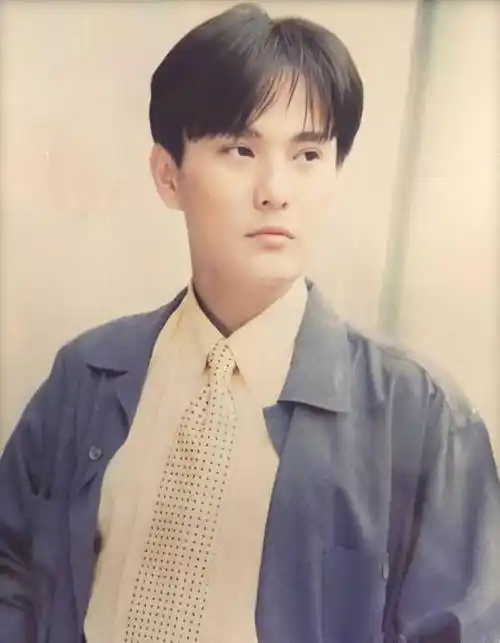 28年前,那个唱"爱如潮水"的张信哲,怎么突然不"红"了?_音乐_公司_比赛