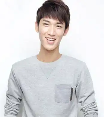 男士短发发型刘海 尽显帅气童颜