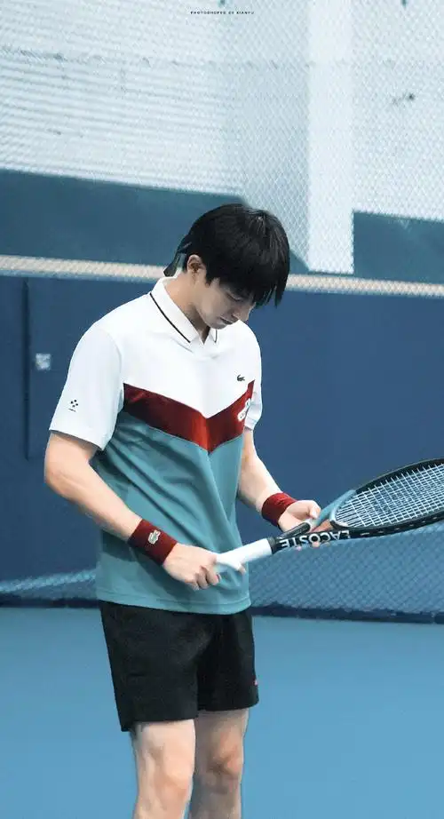 李现#lx#李现1019纪念册#爱看日常打球的照片06多发@李现ing请勿二