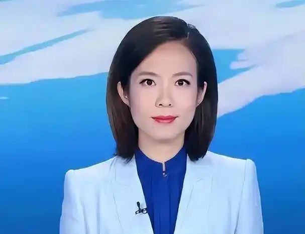 宝晓峰从内蒙古走出的央视美女主持人男友在雾中迷路了