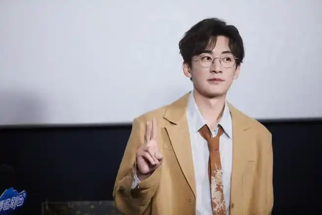 刘学义生活在别处的我##刘学义郁见