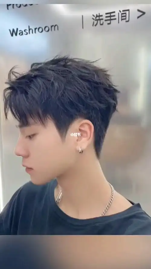 免打理的男生发型