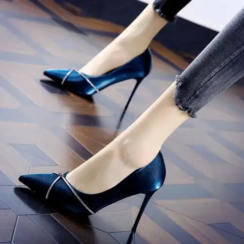 欧美气质水钻绸缎尖头高跟鞋女2020初春新款尖头细跟宴会礼服单鞋