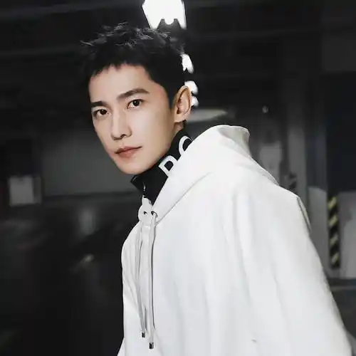 杨洋起诉网红酸奶店侵权,此前申请冻结100万元财产_该公司_成都_品牌