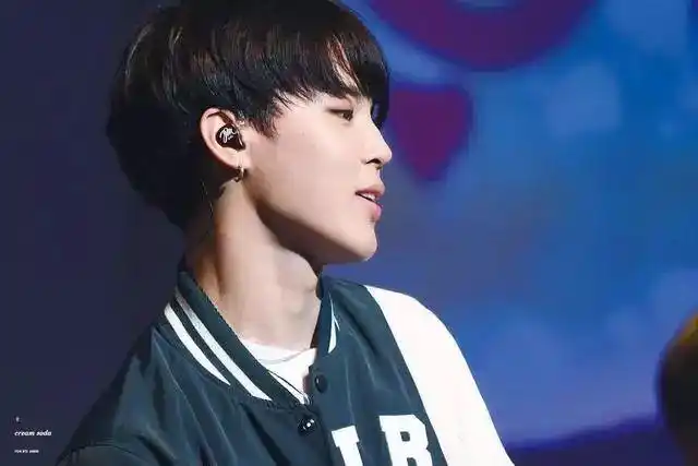 韩娱最有名的侧颜杀爱豆大盘点锋利如刀的下颌线是标配