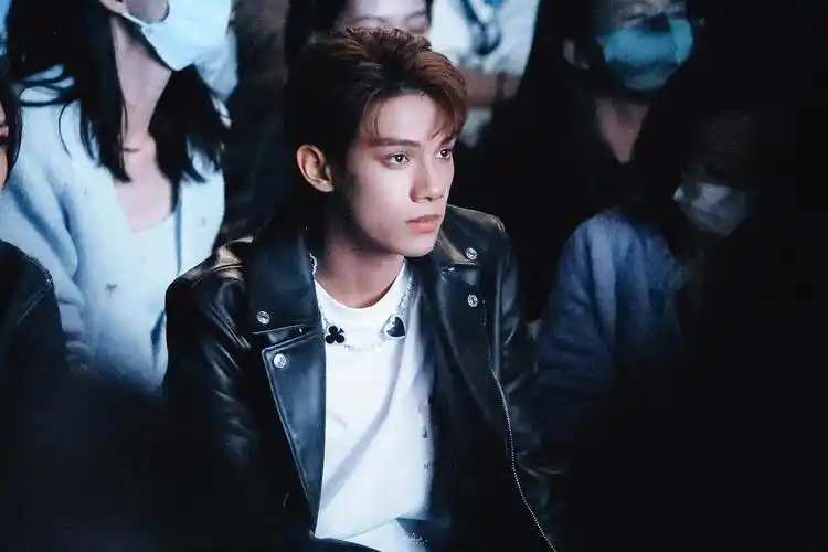 21103段星星evisu看秀