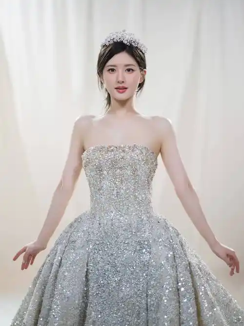 赵露思生日身穿闪耀银河裹胸裙,仿佛坠落人间的蝴蝶仙子_forever_star