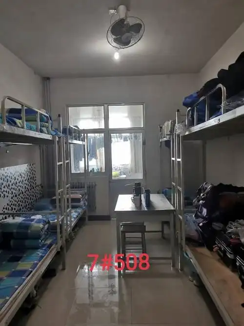 药学系卫生部评选四月份优秀文明宿舍