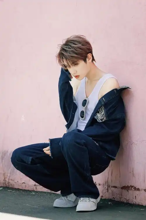 justin黄明昊0219生日快乐