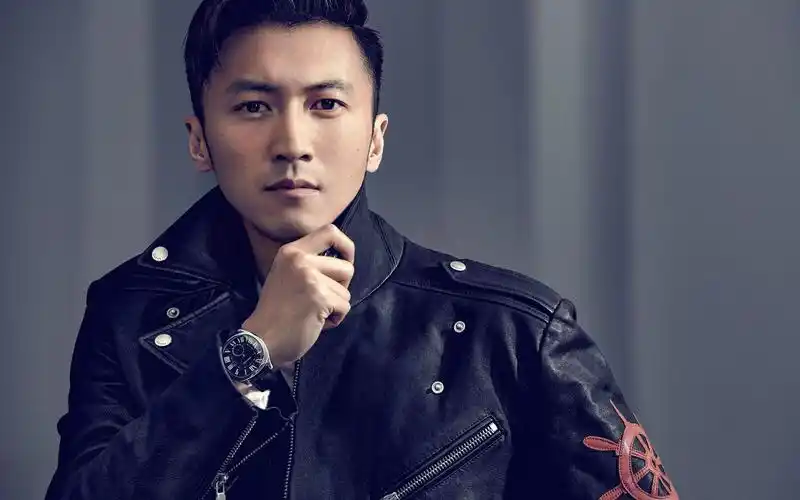 唱歌跳舞好的小鲜肉明星排行(演技好,唱歌棒,长得帅的男明星,刘德华