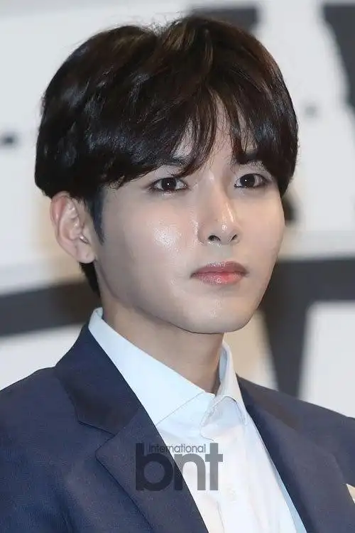 新浪娱乐讯 韩国组合super junior成员厉旭以组合身份出道11年后