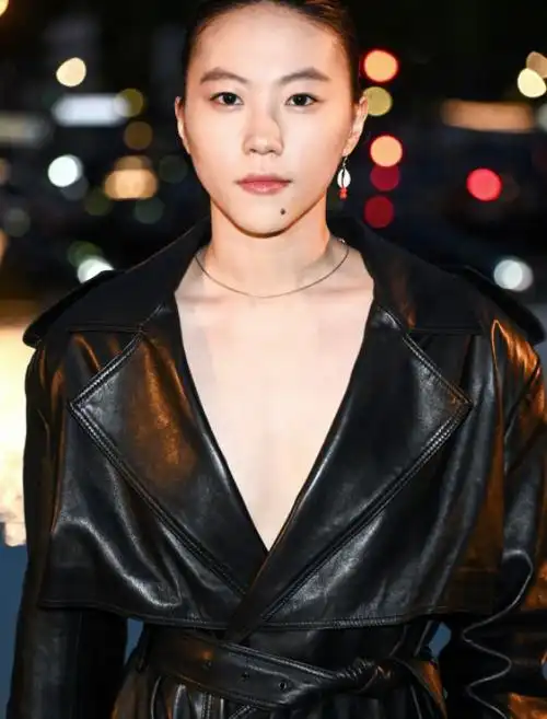 窦靖童个人资料简介(25岁窦靖童罕见穿女装)_金纳莱网