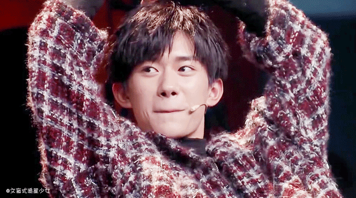 易烊千玺分享190324大佬挑眉撩动心弦易烊千玺你值得拥有