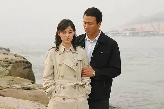 《岁月》剧照:梁致远与许小曼