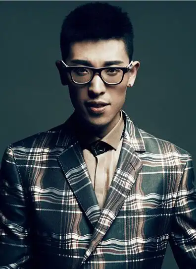 男,1985年10月7日出生于辽宁省沈阳市辽中县,中国内地创作型男歌手