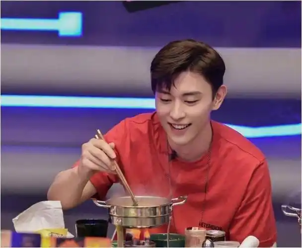 退网1年后再看邓伦如今的窘境真是可恨又可悲