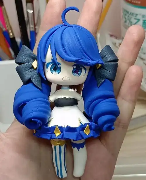 格温灵罗娃娃粘土手办