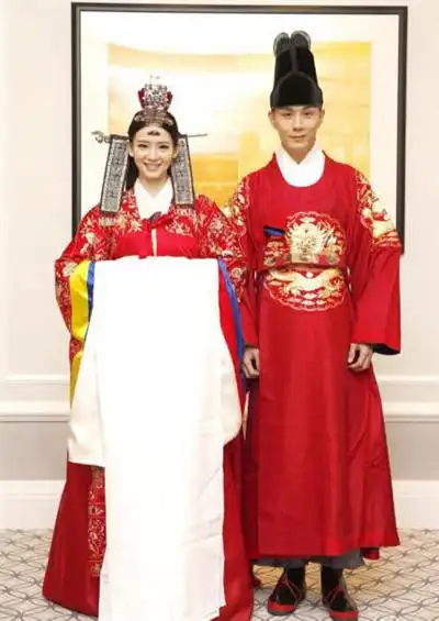 【图】戚薇怀孕大肚图片曝光 与李承铉奉女成婚