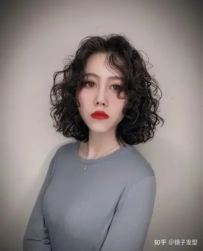 春节发型别乱烫15款洋气发型任你选无论长短都很心动