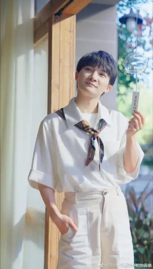 奔跑吧校服路透##周深奔跑吧