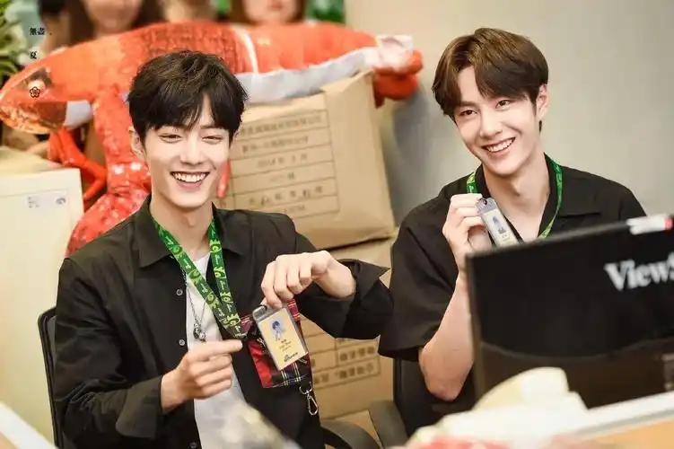 肖战王一博壁纸无水印