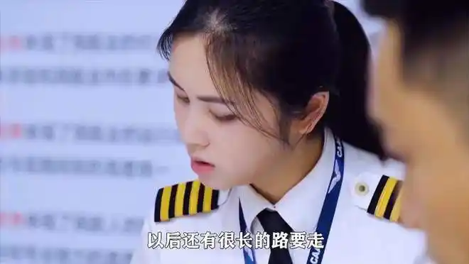 空中花木兰伍倩玉17岁学开飞机中国最年轻机长有多牛