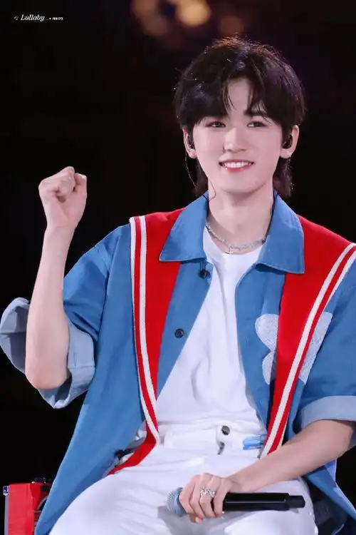 宋亚轩理想之途演唱会##520晒出最美应援色