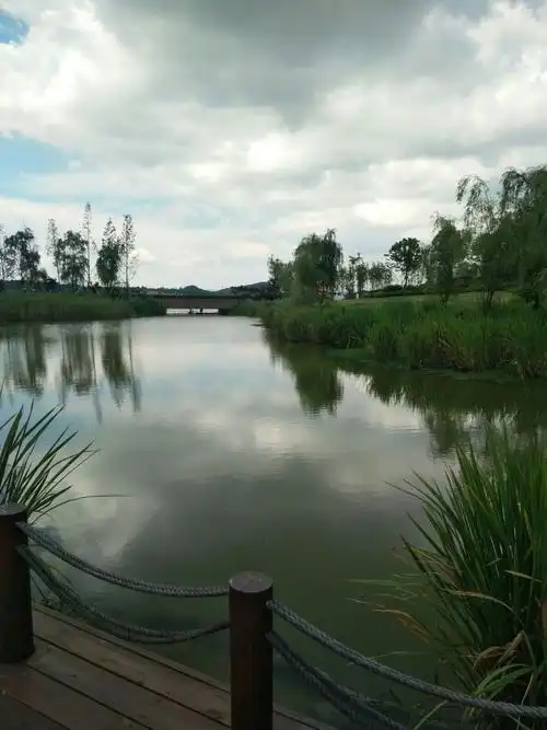 平坝花园――月亮湖公园